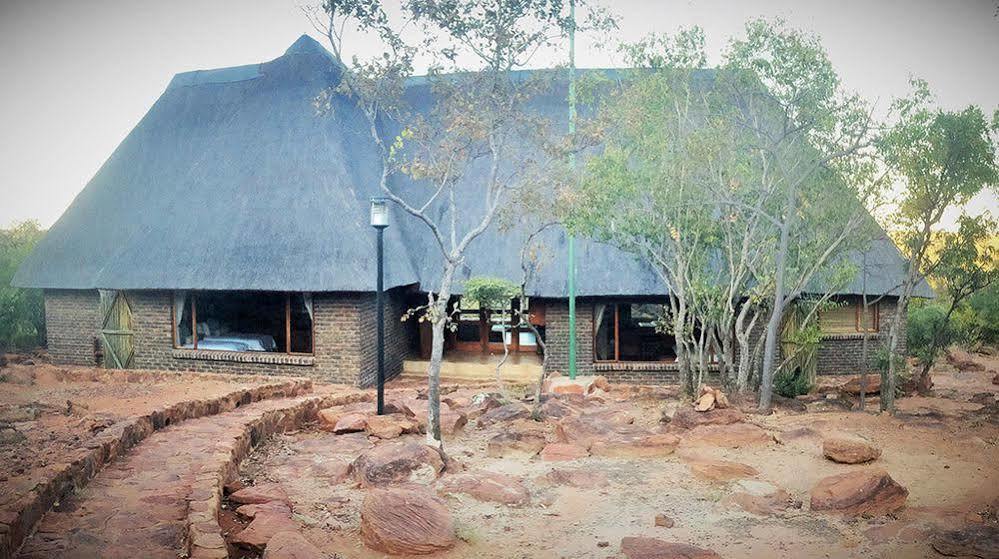فيلا مخيم دينكوينج سافاري The Waterberg Biosphere المظهر الخارجي الصورة